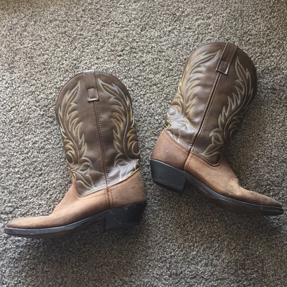 Women’s cowboy boots